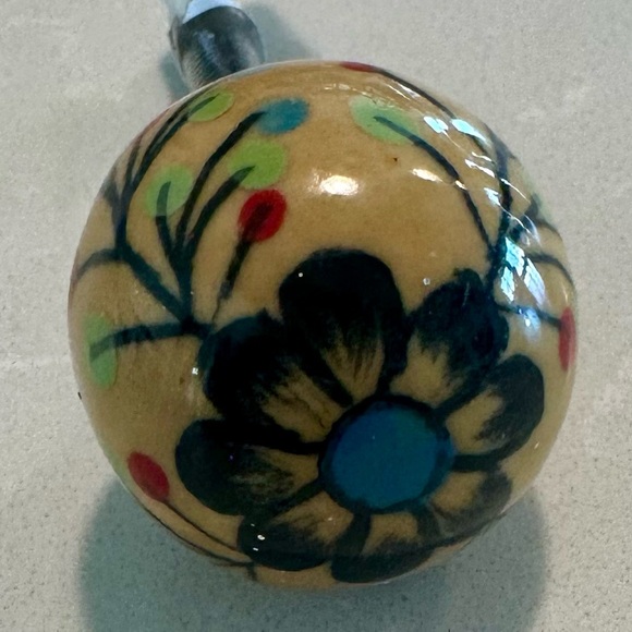 Pier 1 Knobs Porcelain Cabinet Drawer Knobs - Picture 5 of 15